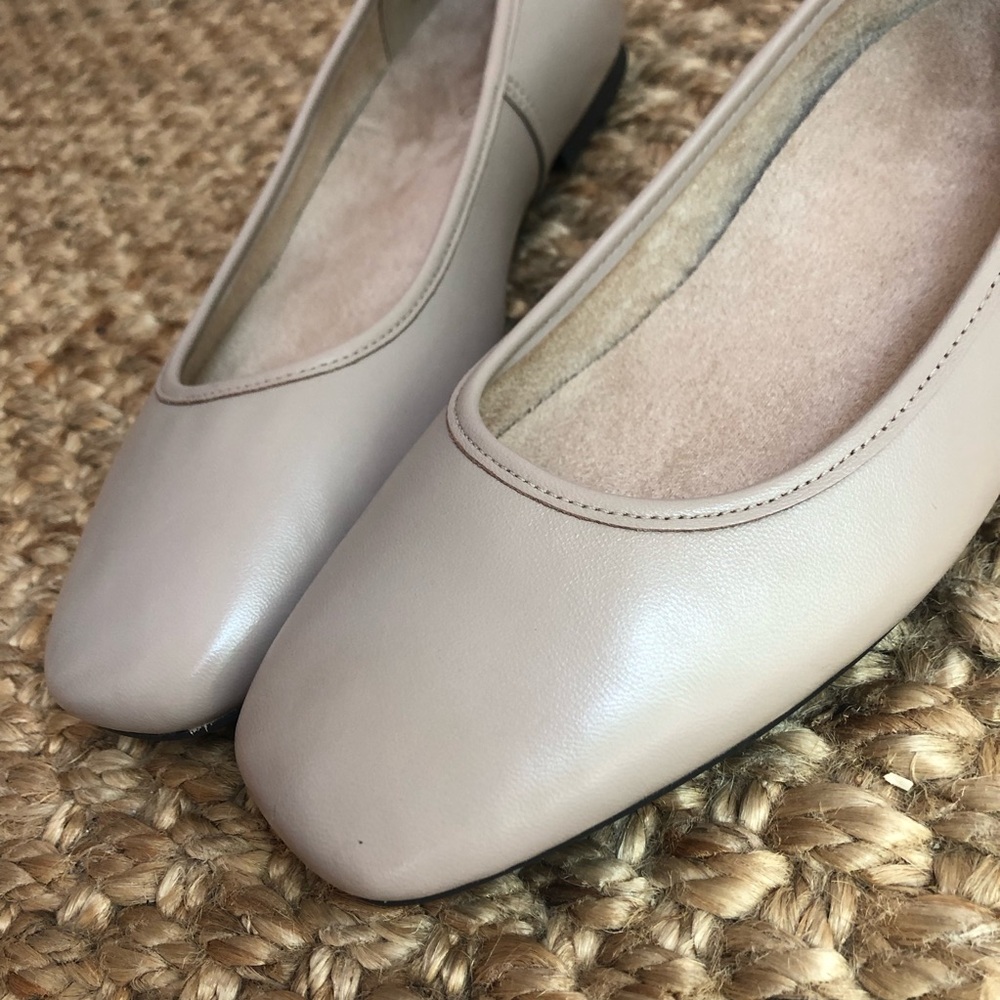 New: Vionic Orinda Flat in Putty Leather. Size 39 Narrow - Picture 6 of 16